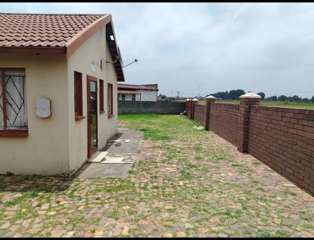 2 BEDROOM HOUSE FOR SALE IN KWA THEMA